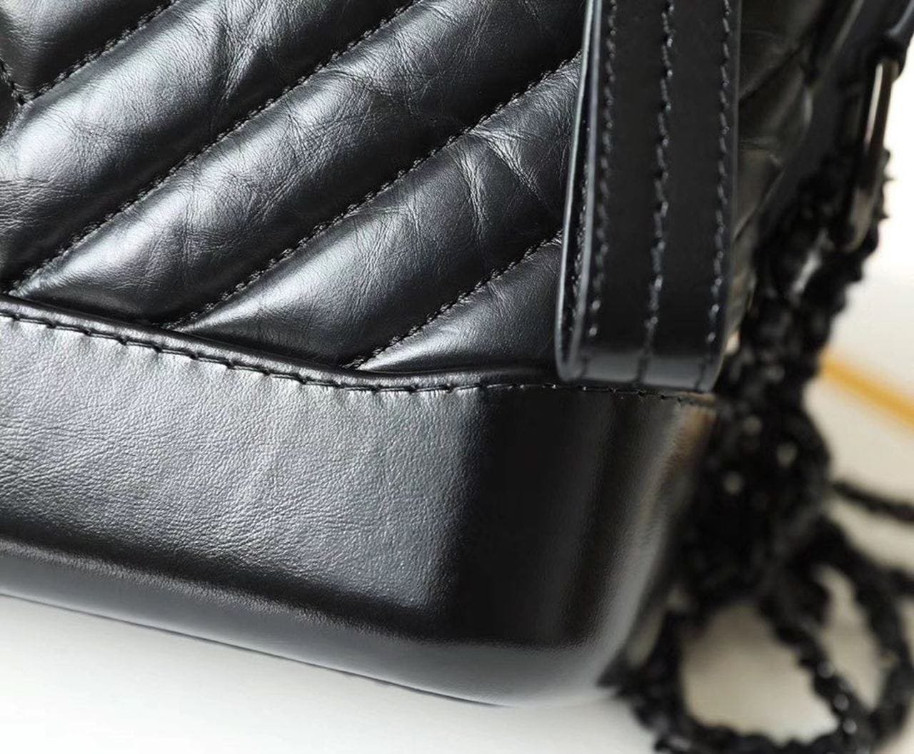 Chanel Chevron Gabrielle Hobo Bag 20cm Aged Calfskin Leather Spring/Summer Act 1 Collection, So Black - Image 4