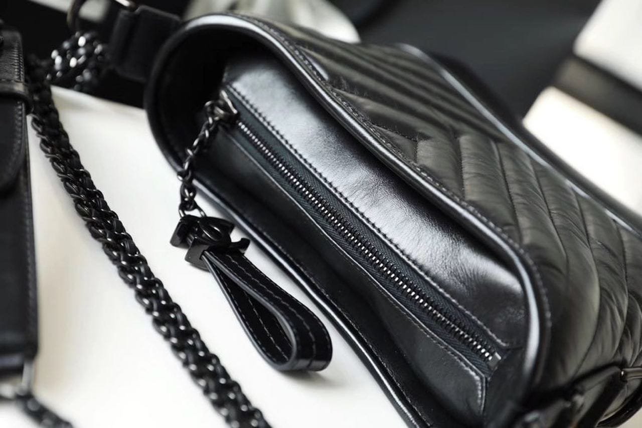 Chanel Chevron Gabrielle Hobo Bag 20cm Aged Calfskin Leather Spring/Summer Act 1 Collection, So Black - Image 10