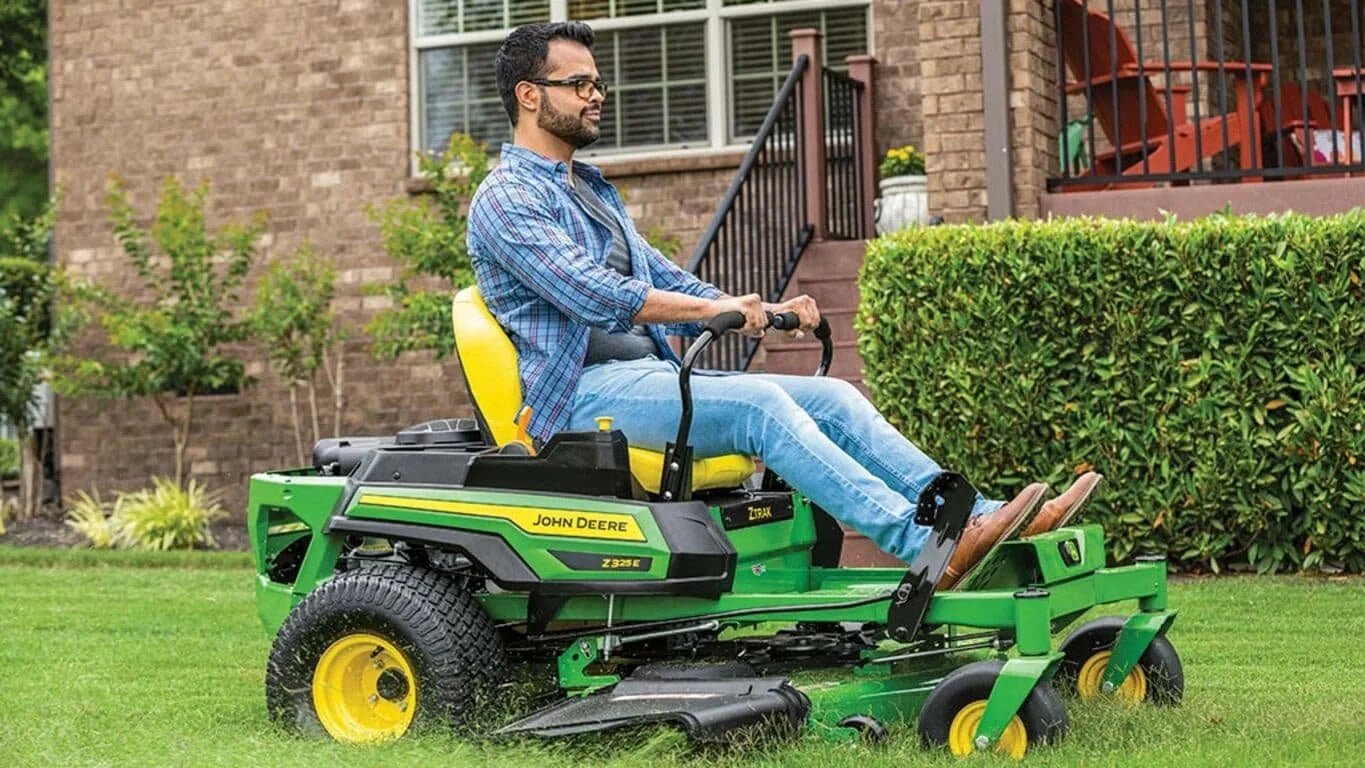 Z325E ZTrak™ Mower with 48-in. Decks. - Image 5