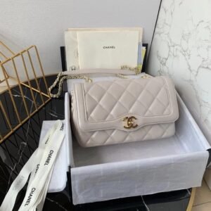 Chanel Classic Flapbag Gold Hardware 23cm